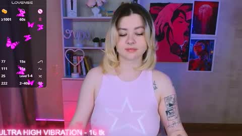 Snapshot of cutie_mili chatting on 3, 3, 2025 mili online show from 3, 3, 2025