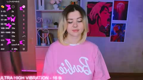 Snapshot of cutie_mili chatting on 5, 3, 2025 mili online show from 5, 3, 2025