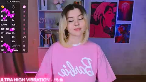 Snapshot of cutie_mili chatting on 5, 3, 2025 mili online show from 5, 3, 2025