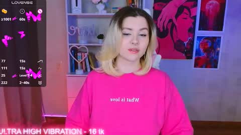 Snapshot of cutie_mili chatting on 7, 3, 2025 mili online show from 7, 3, 2025