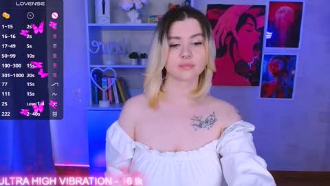 Snapshot of cutie_mili chatting on 9, 3, 2025 mili online show from 9, 3, 2025