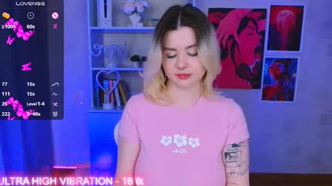 Snapshot of cutie_mili chatting on 11, 3, 2025 mili online show from 11, 3, 2025