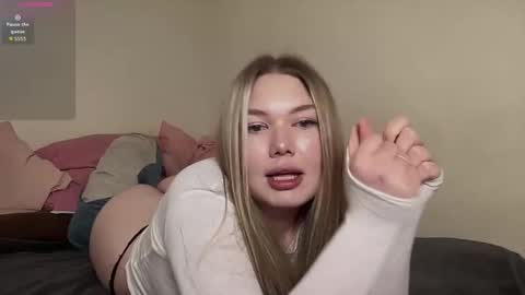 Snapshot of cutiejulie_ chatting on 25, 3, 2026 Julie online show from 25, 3, 2026