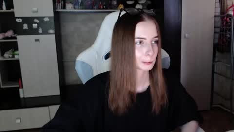 Snapshot of cutti_crystal chatting on 11, 11, 2025 Cutti Crystal online show from 11, 11, 2025