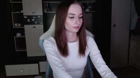 Snapshot of cutti_crystal chatting on 4, 12, 2025 Cutti Crystal online show from 4, 12, 2025