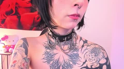 cel I am independent Help me reach 200 thumbs up uwu online show from 22, 10, 2025