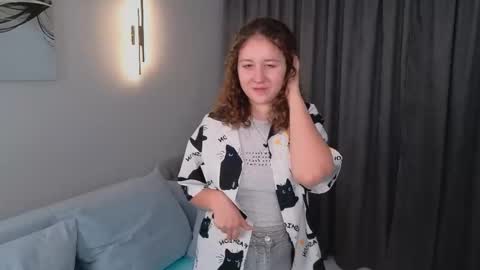 Snapshot of cynthia_myers chatting on 21, 10, 2025 Lola online show from 21, 10, 2025