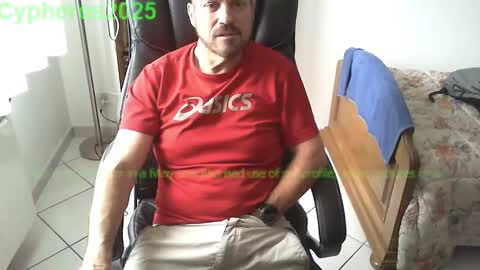 Snapshot of cypheros2025 chatting on 16, 10, 2025 Chris online show from 16, 10, 2025