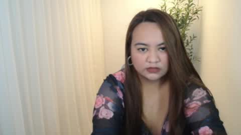 Snapshot of czarinna_ chatting on 6, 6, 2026 Czarinna online show from 6, 6, 2026