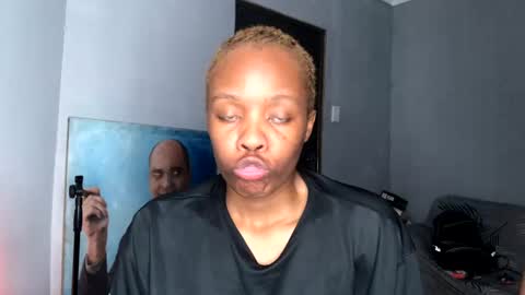 Snapshot of dad_tothesehoes chatting on 12, 10, 2025 dad_tothesehoes online show from 12, 10, 2025