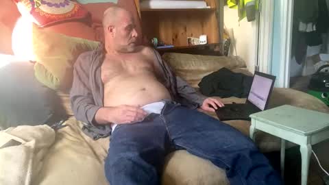 dadbodlondon online show from 7, 4, 2026