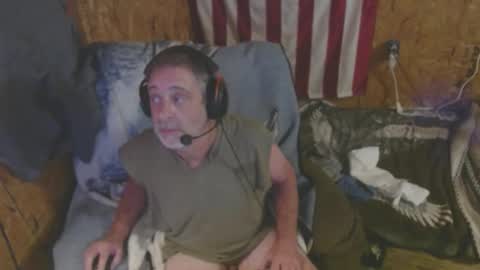 Snapshot of daddy38345 chatting on 6, 10, 2025 daddy38345 online show from 6, 10, 2025