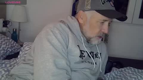 Snapshot of daddybearvlc chatting on 14, 2, 2025 DaddyBear online show from 14, 2, 2025