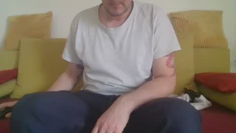 Snapshot of daddycomehome1 chatting on 1, 4, 2026 daddycomehome1 online show from 1, 4, 2026