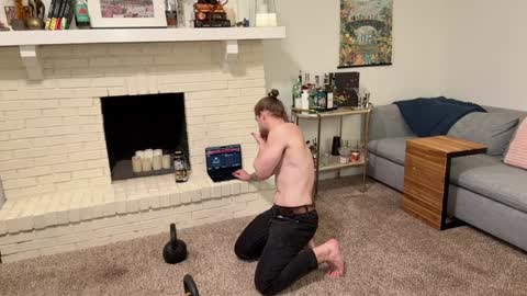 Snapshot of daddydaydrinkz chatting on 3, 12, 2024 DaddydayDrinkz online show from 3, 12, 2024