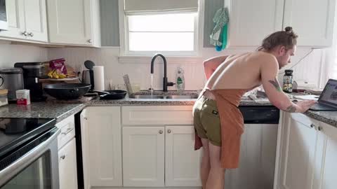 Snapshot of daddydaydrinkz chatting on 8, 1, 2025 DaddydayDrinkz online show from 8, 1, 2025