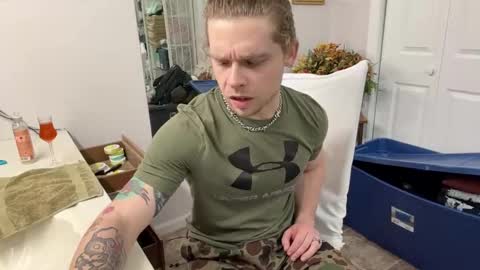 Snapshot of daddydaydrinkz chatting on 16, 2, 2025 DaddydayDrinkz online show from 16, 2, 2025