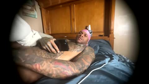 sexy tatted king bbc online show from 19, 5, 2026