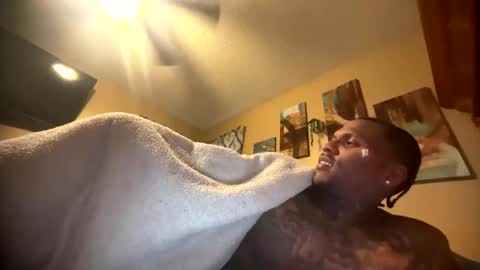 Snapshot of daddyjanimal chatting on 25, 5, 2026 sexy tatted king bbc online show from 25, 5, 2026