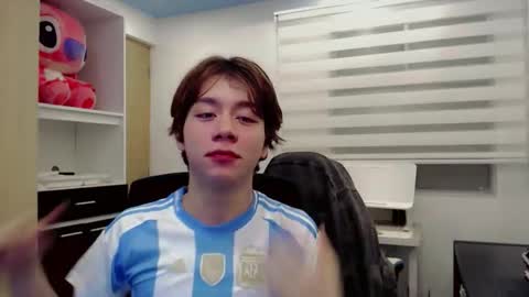 Snapshot of dae_lune chatting on 17, 2, 2026 dae_lune online show from 17, 2, 2026