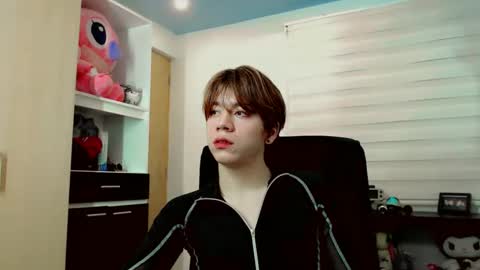 Snapshot of dae_lune chatting on 24, 3, 2026 dae_lune online show from 24, 3, 2026