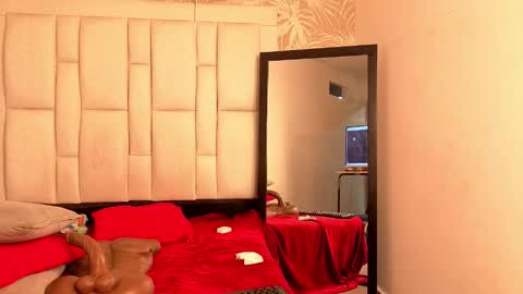 daffnelewis online show from 27, 11, 2025