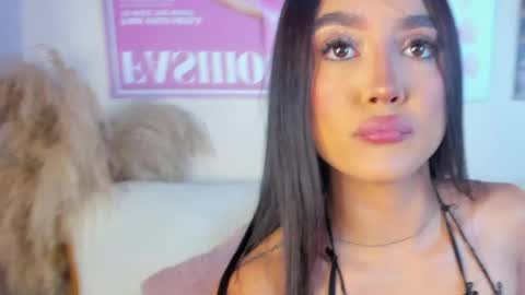 dafne_hillss online show from 21, 5, 2026
