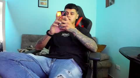 Snapshot of dage_19 chatting on 5, 12, 2024 my name is Jhon and I live in colombia online show from 5, 12, 2024