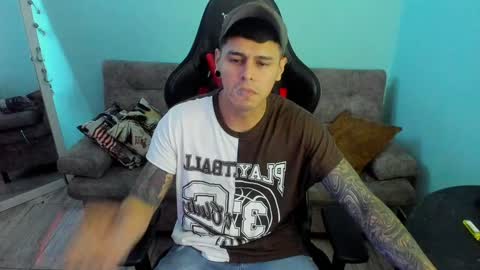 Snapshot of dage_19 chatting on 30, 12, 2024 my name is Jhon and I live in colombia online show from 30, 12, 2024