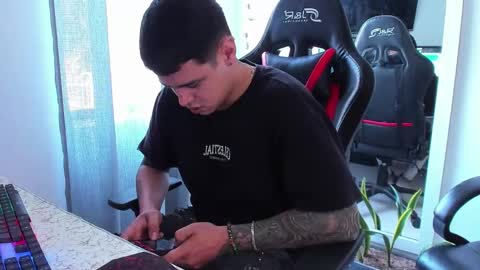 Snapshot of dage_19 chatting on 26, 9, 2025 my name is Jhon and I live in colombia online show from 26, 9, 2025