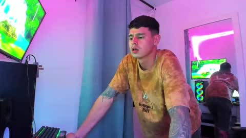 Snapshot of dage_19 chatting on 4, 10, 2025 my name is Jhon and I live in colombia online show from 4, 10, 2025