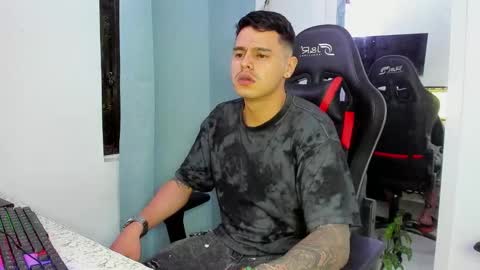 Snapshot of dage_19 chatting on 19, 10, 2025 my name is Jhon and I live in colombia online show from 19, 10, 2025