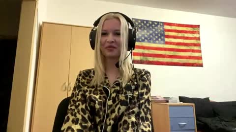 Snapshot of dagnywheeldon chatting on 4, 4, 2026 Barbie online show from 4, 4, 2026
