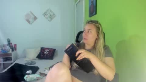 Snapshot of dahia888 chatting on 15, 10, 2025 Dahia online show from 15, 10, 2025