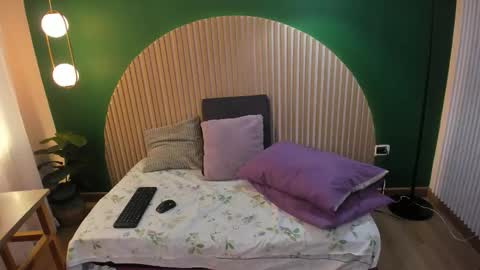 Dahiane Connor online show from 25, 11, 2025