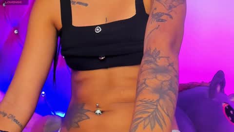 Snapshot of dahiangomezz chatting on 4, 2, 2025 online show from 4, 2, 2025