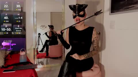  D A I L A  online show from 31, 10, 2025