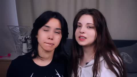 Snapshot of dainalargena chatting on 7, 6, 2026 Aoi and Lily best friends online show from 7, 6, 2026