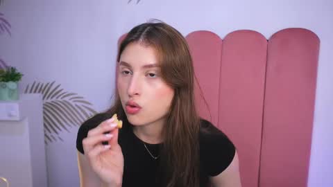 Lauren            online show from 28, 2, 2025