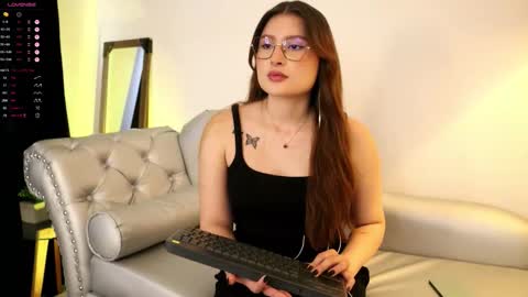 Lauren            online show from 21, 10, 2025