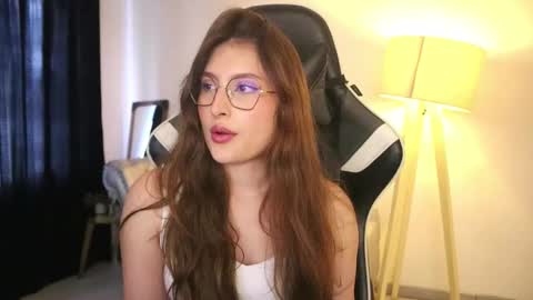 Lauren            online show from 22, 11, 2025