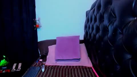 Snapshot of dakota__rosse chatting on 17, 10, 2025 Rosse online show from 17, 10, 2025
