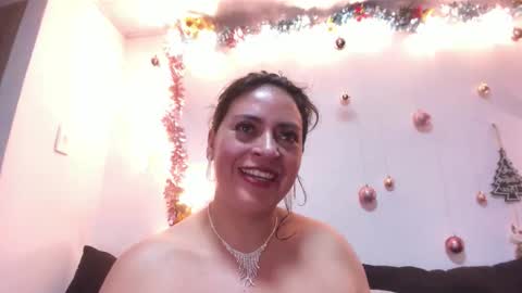 Dakotaagray online show from 14, 12, 2025