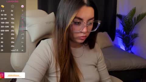 dakottaa__ online show from 27, 11, 2025