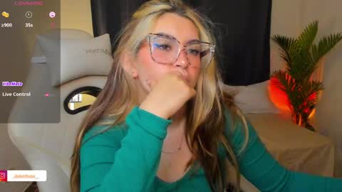 dakottaa__ online show from 6, 6, 2026