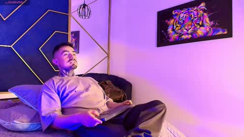 Dallas whitee online show from 15, 3, 2026