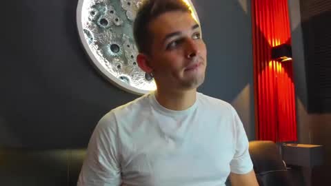 Snapshot of damian__oliver chatting on 12, 12, 2024 Damian Oliver online show from 12, 12, 2024