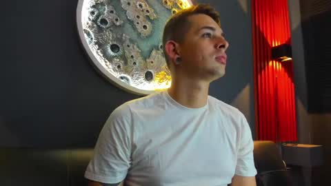 Snapshot of damian__oliver chatting on 12, 12, 2024 Damian Oliver online show from 12, 12, 2024