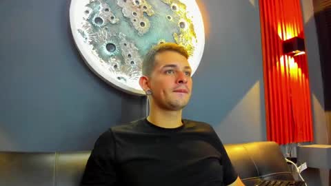 Snapshot of damian__oliver chatting on 15, 12, 2024 Damian Oliver online show from 15, 12, 2024