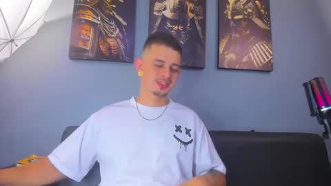 Snapshot of damian__oliver chatting on 20, 2, 2026 Damian Oliver online show from 20, 2, 2026